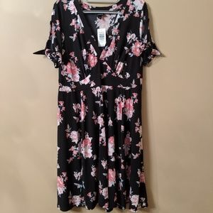 NWT- Floral Torrid Dress